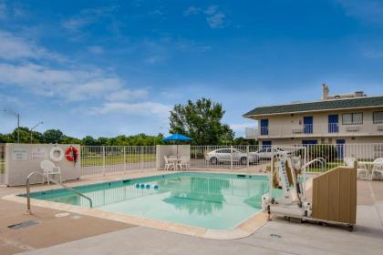 Motel 6-Muskogee OK - image 14