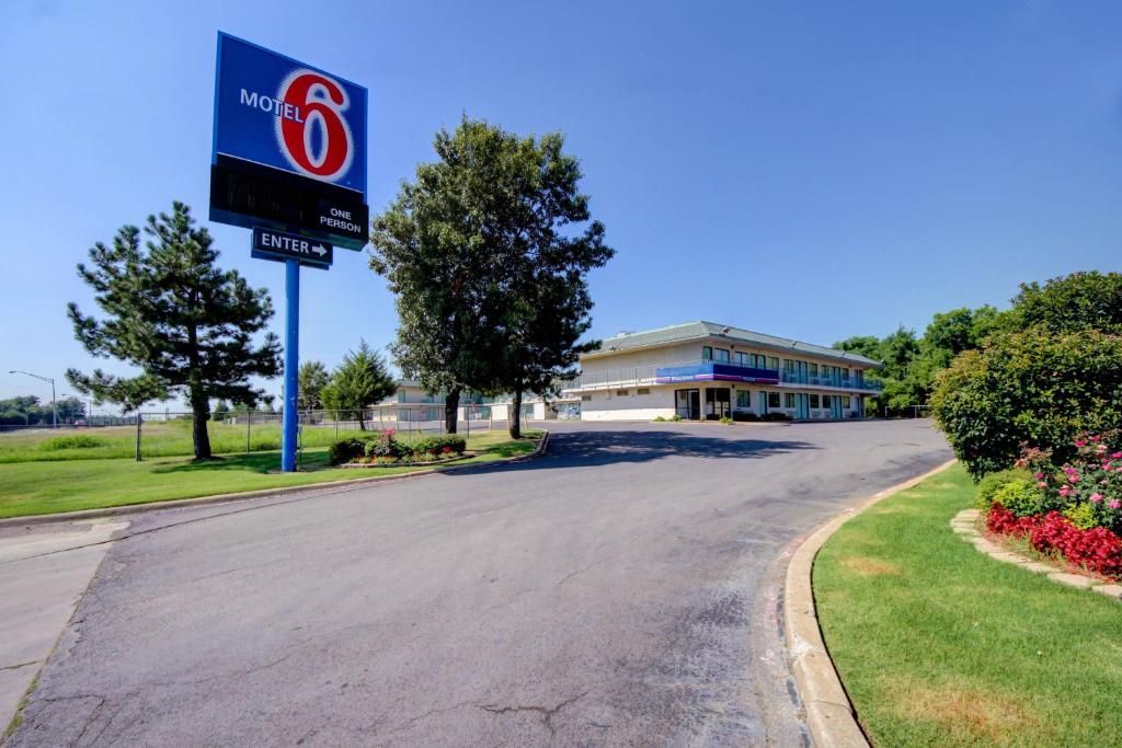 Motel 6-Muskogee OK - image 2