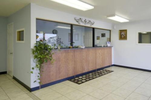 Americas Best Value Inn Muskogee - image 2