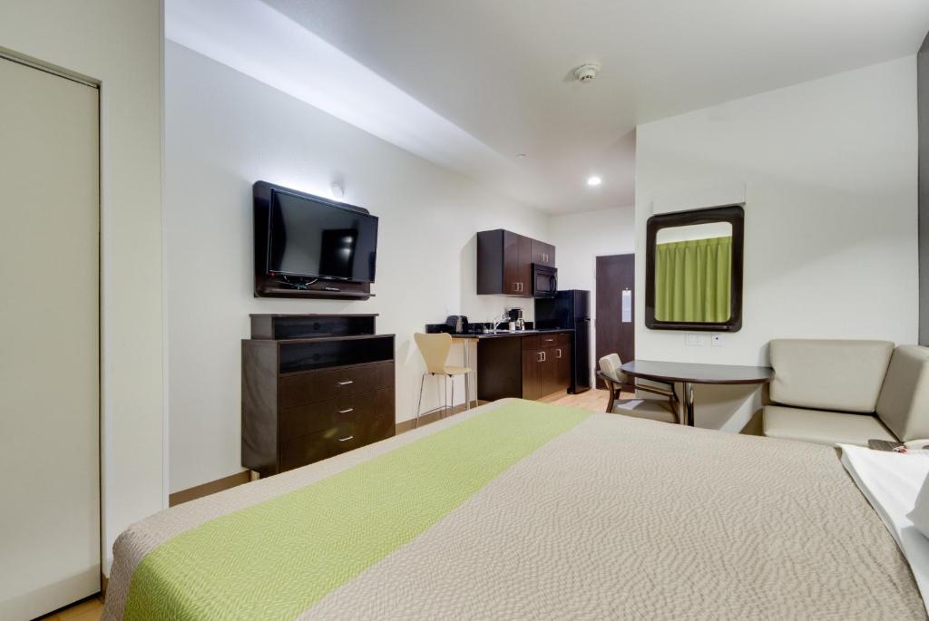 Candlewood Suites - Muskogee an IHG Hotel - image 4