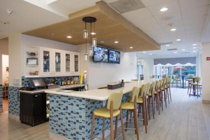 Hilton Garden Inn Myrtle Beach/Coastal Grand Mall - image 3