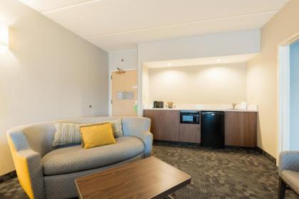 Courtyard by Marriott Myrtle Beach Broadway - image 3