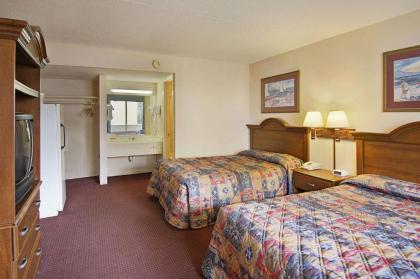 Days Inn by Wyndham Myrtle Beach-Beach Front - image 2