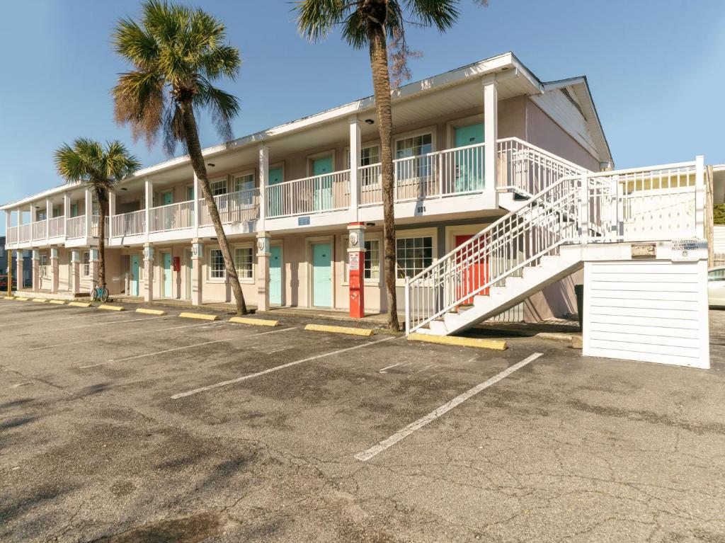 OYO Hotel Myrtle Beach Kings Hwy - image 4