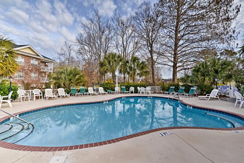 Cozy Myrtle Beach Condo on Golf Course with Pool! - main image