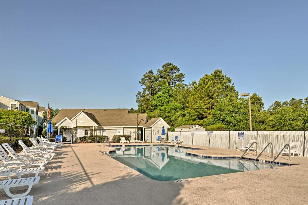 Updated Condo with Pool Access Mins to Surfside Beach - image 3