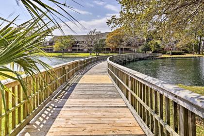 Beautiful Lakefront Condo - 5 Min Walk to Beach! - image 5