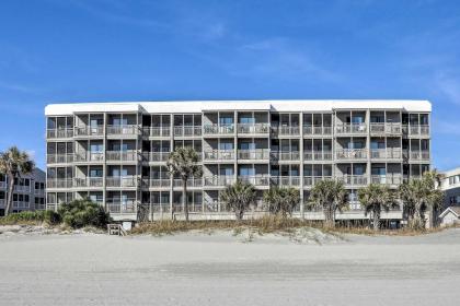 Beachfront Family Condo Shop Dine and Golf! - image 5