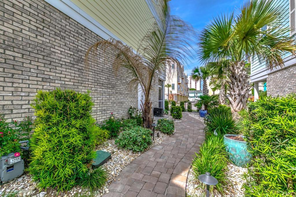 Landyns Beach House 312SB (Sleeps 10) - image 3