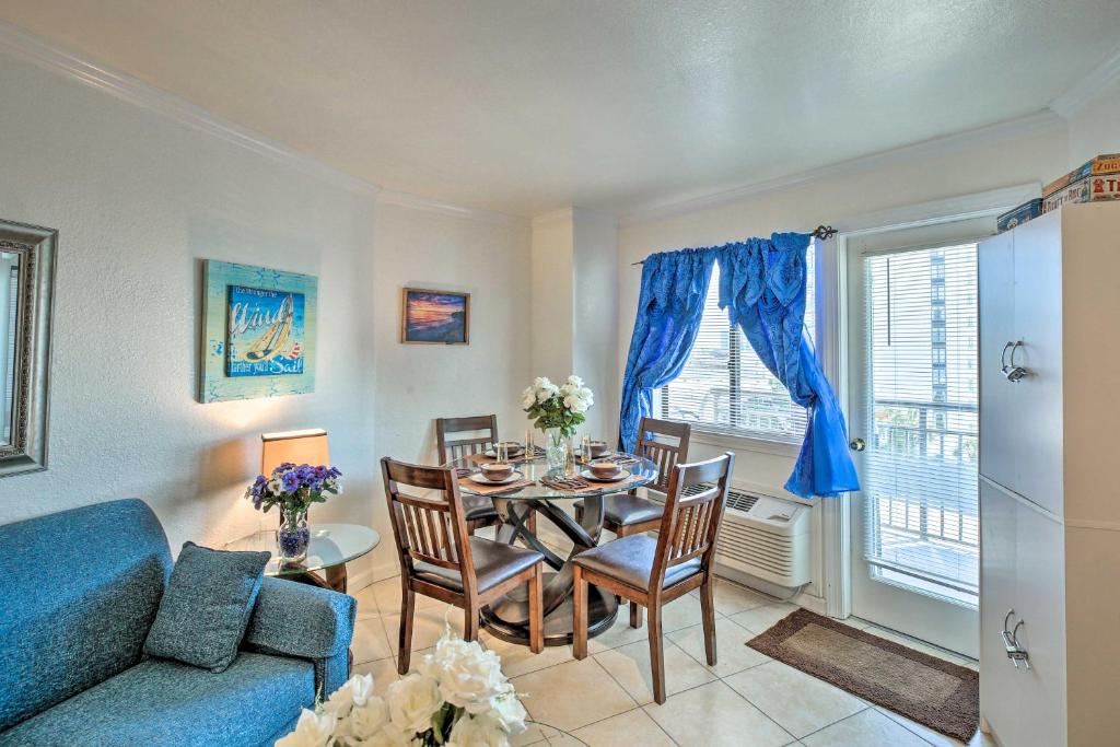 Blue Water Beachfront Condo 2 Miles to SkyWheel! - image 3