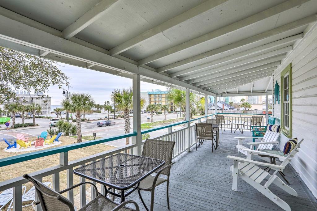 Downtown Myrtle Beach Cottage by 2nd Ave Pier - main image