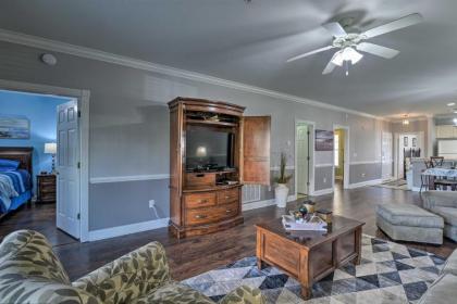 Luxe Condo with Pool Access - Great for Golfers! - image 3