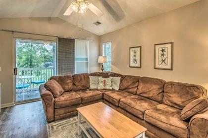 Chic Myrtle Beach Condo with Resort Amenity Access - image 4