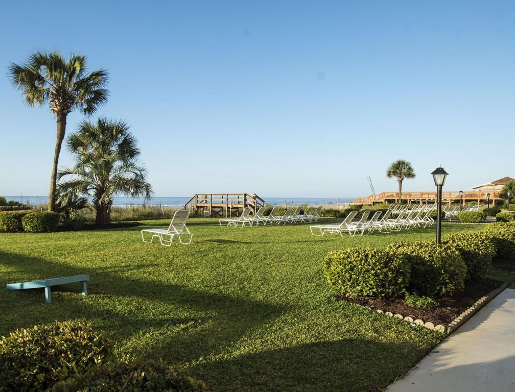 Quiet Yet Central Oceanfront Myrtle Beach Resort Condos - image 5