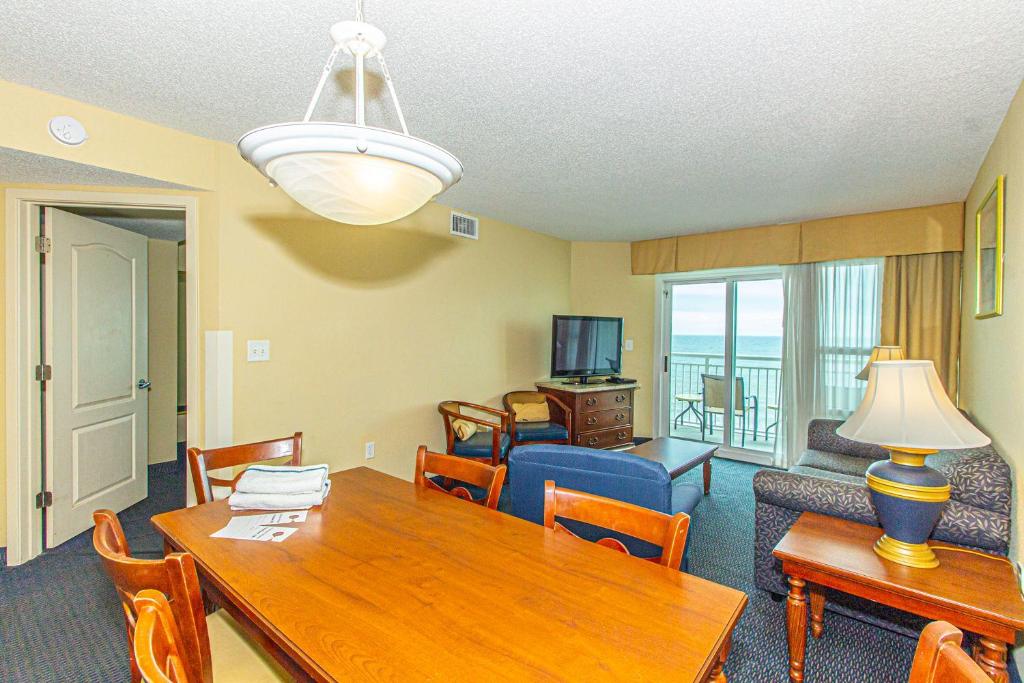 Oceanfront 2 Bedroom Suite with Incredible Views! Carolinian 630 - main image