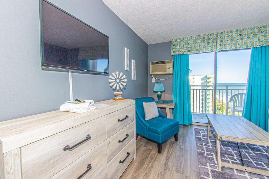 Completely Renovated King Suite Perfect for 4! Sea Mist 51306 - image 6