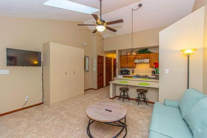 Plantation Golf Villas 2 Miles to the beach! Sleeps 6 - image 12