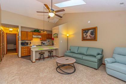 Plantation Golf Villas 2 Miles to the beach! Sleeps 6 - image 3