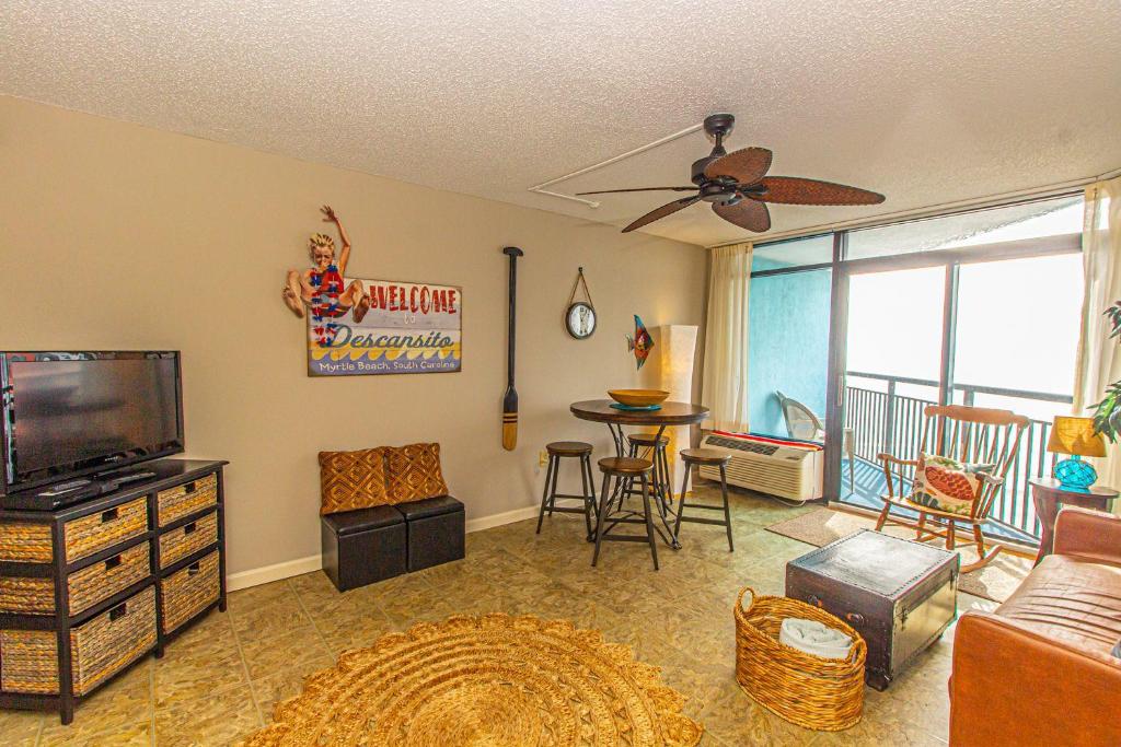 Oceanview 1 Bedroom Suite Landmark Resort 1250 Perfect for a couple or party of 4 - main image