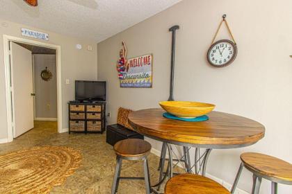 Oceanview 1 Bedroom Suite Landmark Resort 1250 Perfect for a couple or party of 4 - image 10