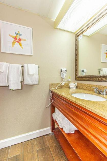 Beautifully Updated Direct Oceanfront Suite Monterey Bay 1425 Sleeps 6 Guests - image 18