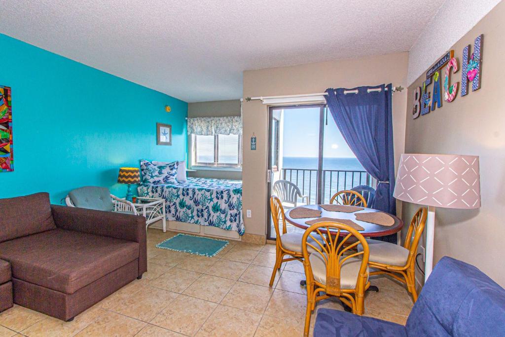 Ocean Front Studio with Amazing Views Palace Resort 1801 Sleeps 5 guests - main image