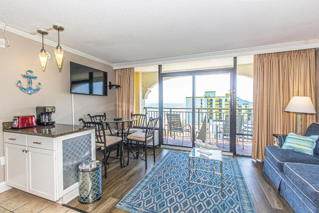 Ocean View Double Suite with Beautiful Decor and Accents Caravelle Resort 1504 Sleeps 6 Guests - main image