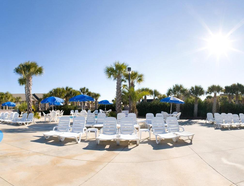 Grand Villa with Amazing Comforts in Surfside Beach - One Bedroom #1 - image 2