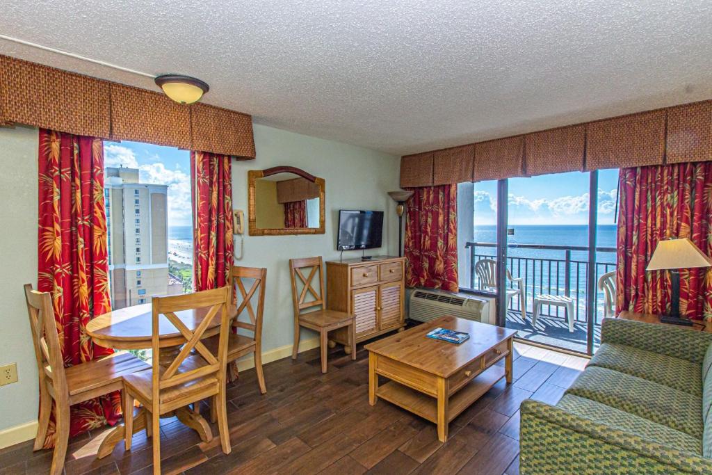 Direct Oceanfront King Suite Monterey Bay 1115 Sleeps 6 Guests - main image