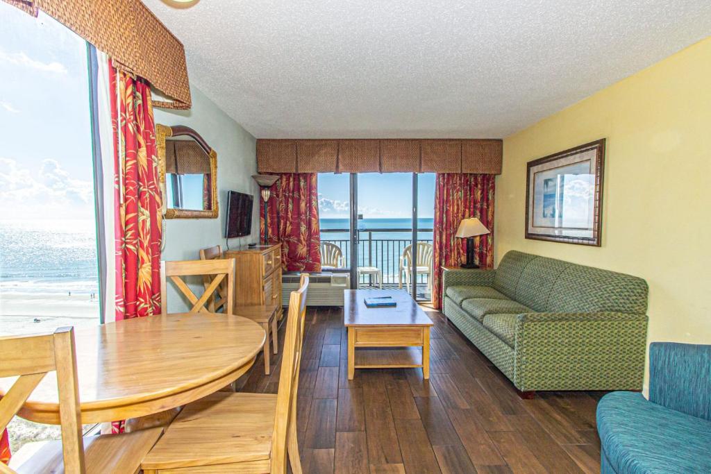 Direct Oceanfront King Suite Monterey Bay 1115 Sleeps 6 Guests - image 2