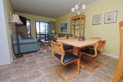 Pelicans Landing 125 3BR 2BA 2nd Row Condo near popular Shore Drive - image 1