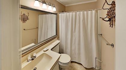 APATB IV G231 2BR 2BA Ocean View Condo near popular Shore Drive - image 3