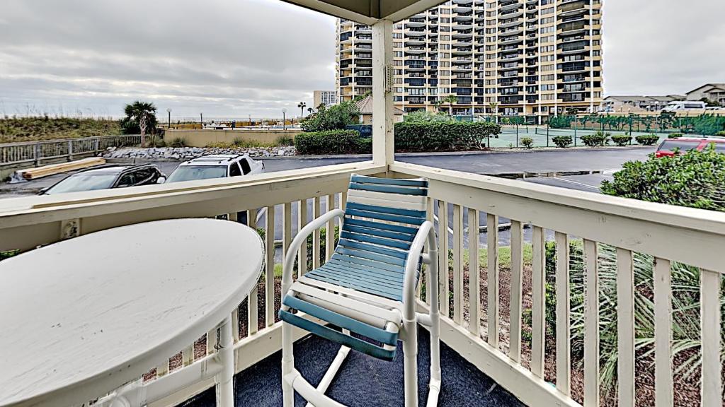 APATB IV M113 2BR 2BA Ocean View Condo near popular Shore Drive - image 2