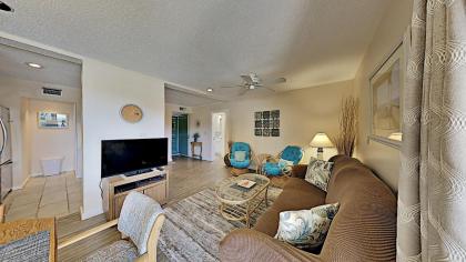 Ocean Bridge 1A2 2BR 2BA 2nd Row Condo near popular Shore Drive