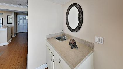 Sands Beach 820 2BR 2BA Oceanfront Condo near popular Shore Drive - image 2