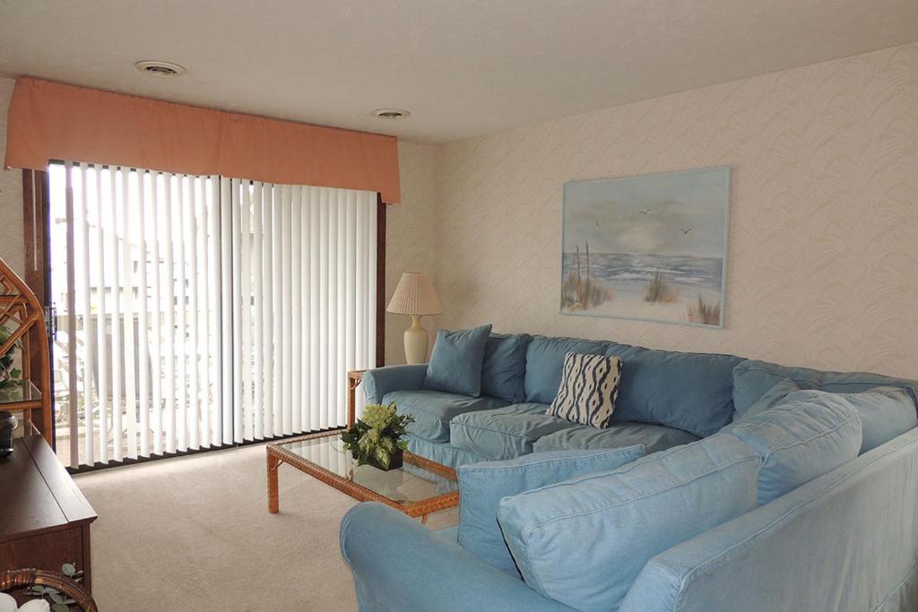 Shipwatch Pointe II M201 2BR 2BA 2nd Row Condo near popular Shore Drive - main image