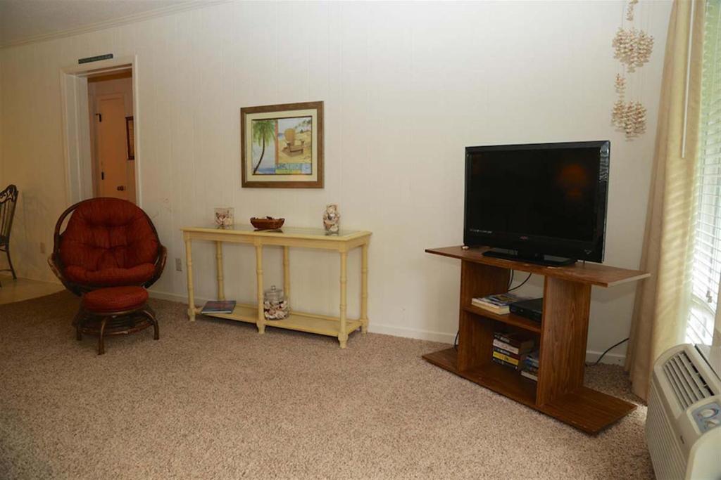 APATB V A109 2BR 2BA Ocean View Condo near popular Shore Drive - image 4