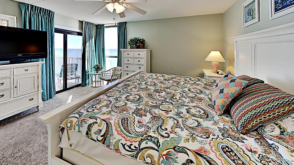 Brigadune 14D 2BR 2BA Oceanfront Condo near popular Shore Drive - image 3