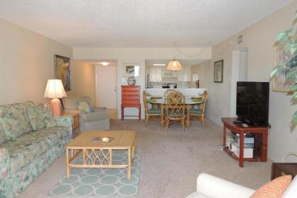 Brigadune 2C 2BR 2BA Oceanfront Condo near popular Shore Drive - image 1