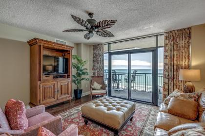 Luxury South Wind Condo with large oceanfront balcony - image 9