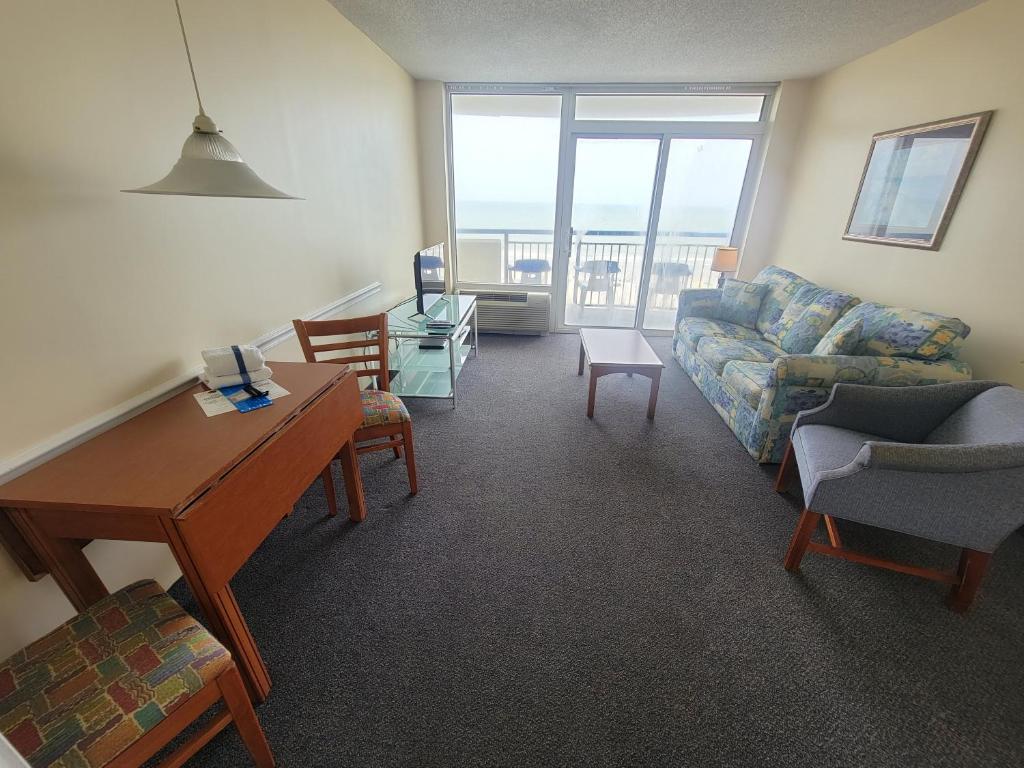 Direct Ocean Front 1 Bedroom 2 Bathrooms Boardwalk Resort Unit 539 Sleeps 8 - main image