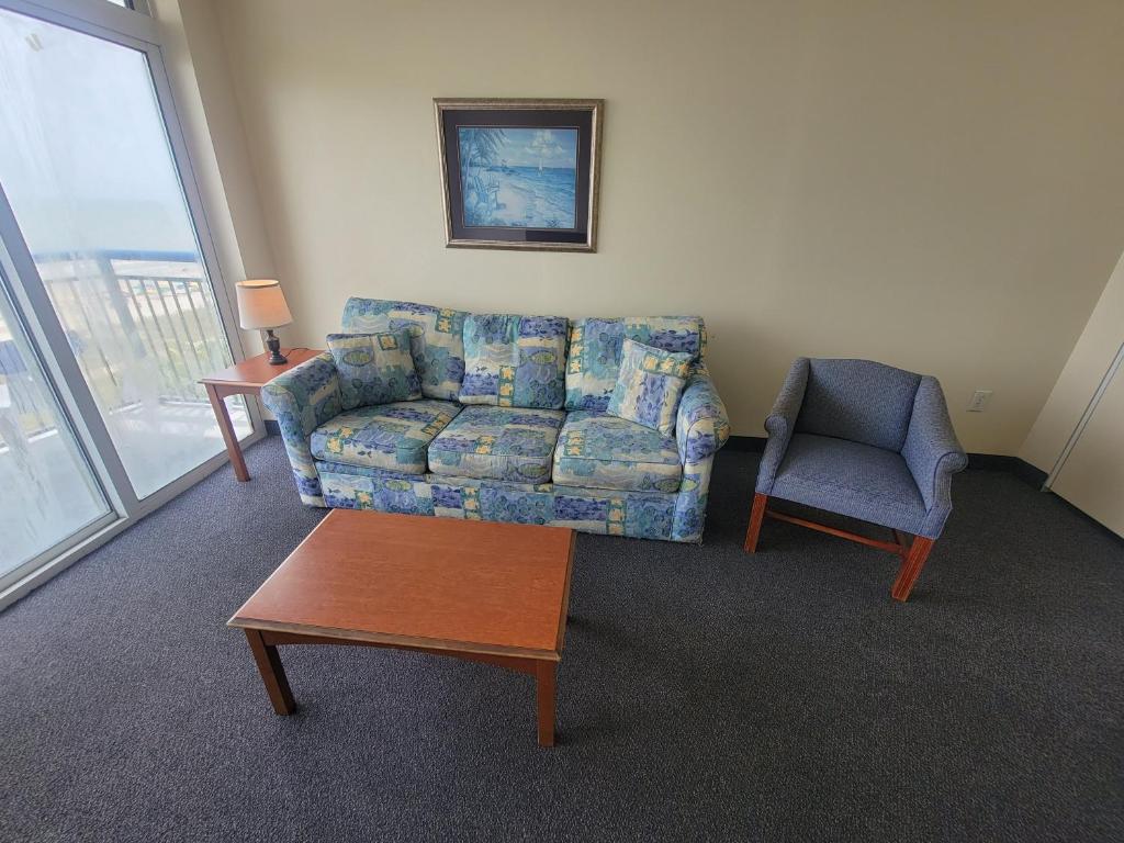 Direct Ocean Front 1 Bedroom 2 Bathrooms Boardwalk Resort Unit 539 Sleeps 8 - image 2