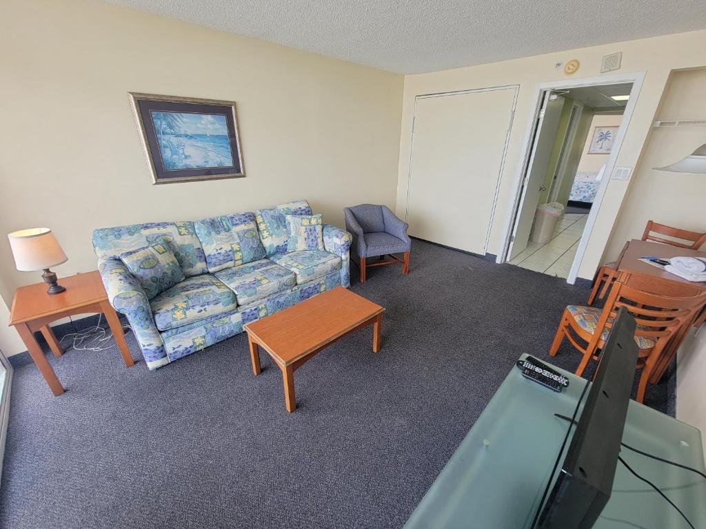 Direct Ocean Front 1 Bedroom 2 Bathrooms Boardwalk Resort Unit 539 Sleeps 8 - image 3