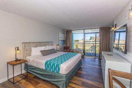 Landmark Resort King Suite Unit 607 - Beautifully Updated - Perfect for 2 guests! - image 3