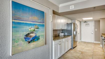 Oceanfront one bedroom with jacuzzi in bedroom sleeps six full kitchen two baths - image 14