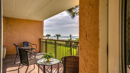 Oceanfront one bedroom with jacuzzi in bedroom sleeps six full kitchen two baths - image 3