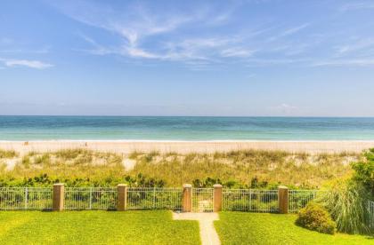 Oceanfront Duplex downtown myrtle Beach putting green pool great location and near Sky Wheel myrtle Beach