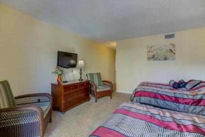 oceanside and plenty of room for eight full kitchen washer and dryer onsite pool on site walk to beach - image 11