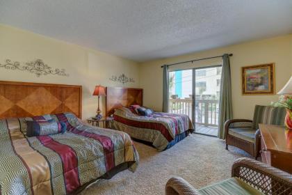 oceanside and plenty of room for eight full kitchen washer and dryer onsite pool on site walk to beach - image 15