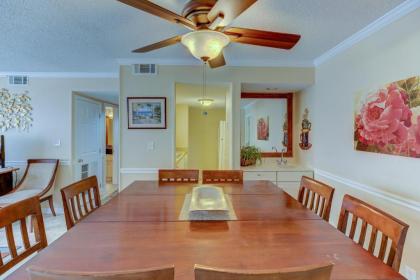 oceanside and plenty of room for eight full kitchen washer and dryer onsite pool on site walk to beach - image 16